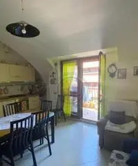 Trilo mansardato con garage a Mazzini