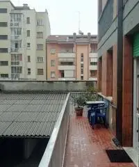 Mini con terrazzo in zona Via Cussignacco