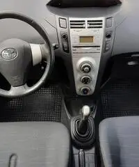 Toyota Yaris 1.0 5 porte