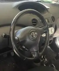 Toyota Yaris 1.0i 16V cat 5 porte