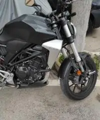 Honda CB300 nuovissima con 18 mesi garanzia