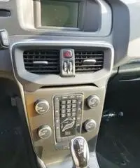 Privato vende Volvo V40