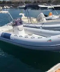 Gommone con carrello