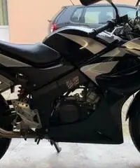 Honda CBR 125 - 2015