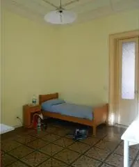 Stanza in centro-Via Umberto I