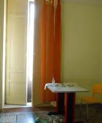 Stanza in centro-Via Umberto I