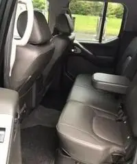 Nissan navara 2.5 dci 174cv con gancio traino