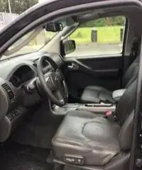 Nissan navara 2.5 dci 174cv con gancio traino