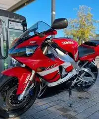 Yamaha r1