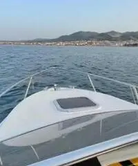 Motoscafo semicabinato