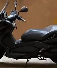 Yamaha X-Max 250