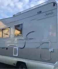 Camper rimor su Ford 2.5 turbo disel 125 cv