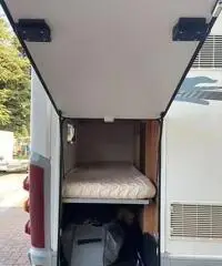 Camper Laika X700: 5 posti, doppia dinette