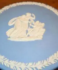 Scatola tonda ceramica Wedgwood. - Vicenza