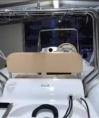 Gommone tempest capelli