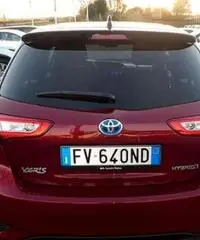 Toyota yaris 1.5 trend red edition hybrid