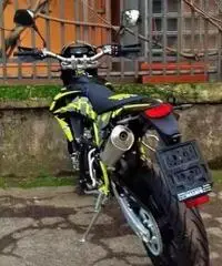 NUOVO Motard SWM SM 125 R Yellow Edition