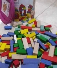 Mattoncini colorati in legno