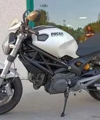 Ducati Monster 696 - 2009