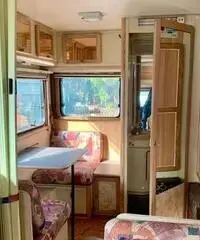 Camper mansardato usato Roller Team Granduca 62