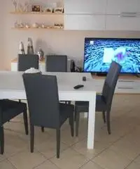 APPARTAMENTO CON TERRAZZO - Latina