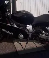 Yamaha YZF R6 - 2001