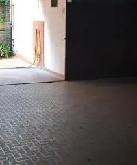 Ampio posto auto per macchine di dimensioni medio/grandi