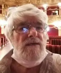 Cerco compagna interessata film teatro