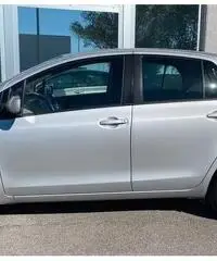 Toyota yaris 1.0 5p. active. 2011