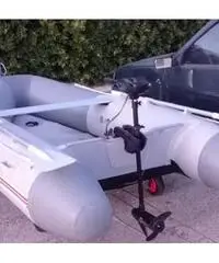 Gommone e motore elettrico